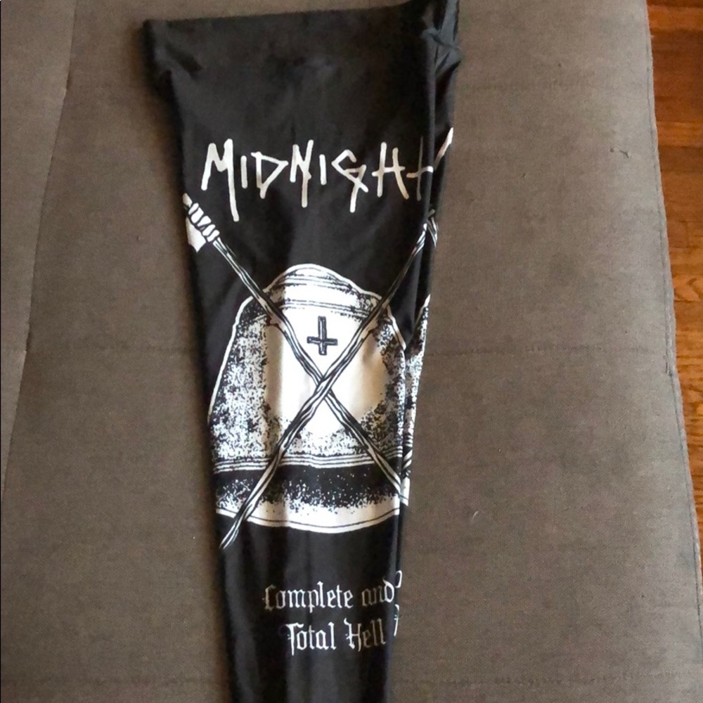 Speed clothes metal leggings.